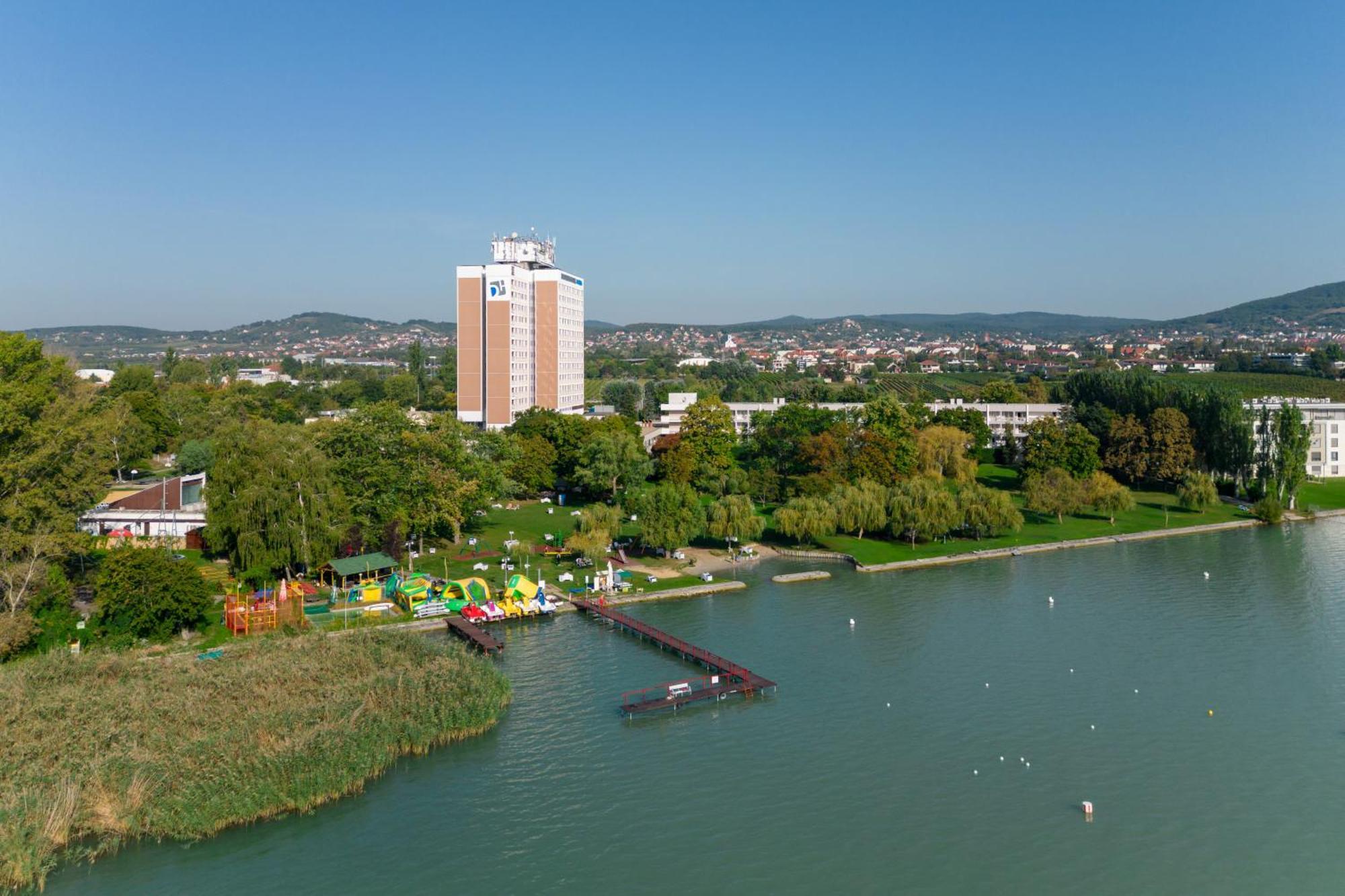 Danubius Hotel Marina บาลาตอนฟือเรด ภายนอก รูปภาพ