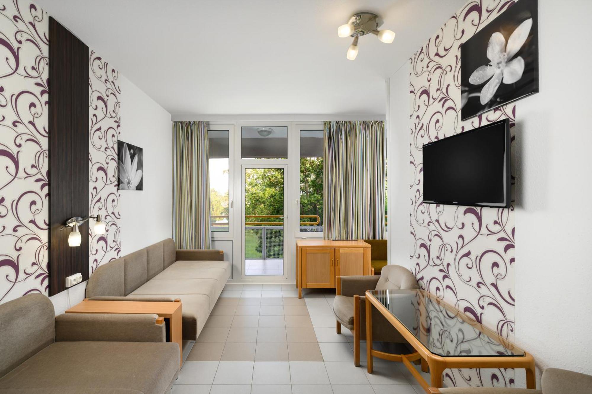 Danubius Hotel Marina บาลาตอนฟือเรด ภายนอก รูปภาพ
